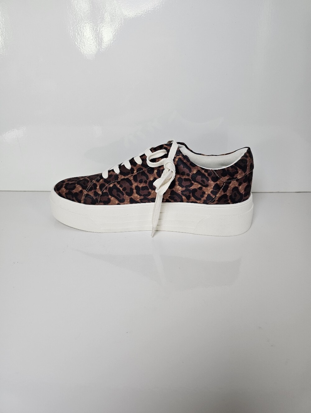 Jessica Simpson Leopard Print Platform Sneakers NWOB Women's Size 9.5 - Picture 7 of 10